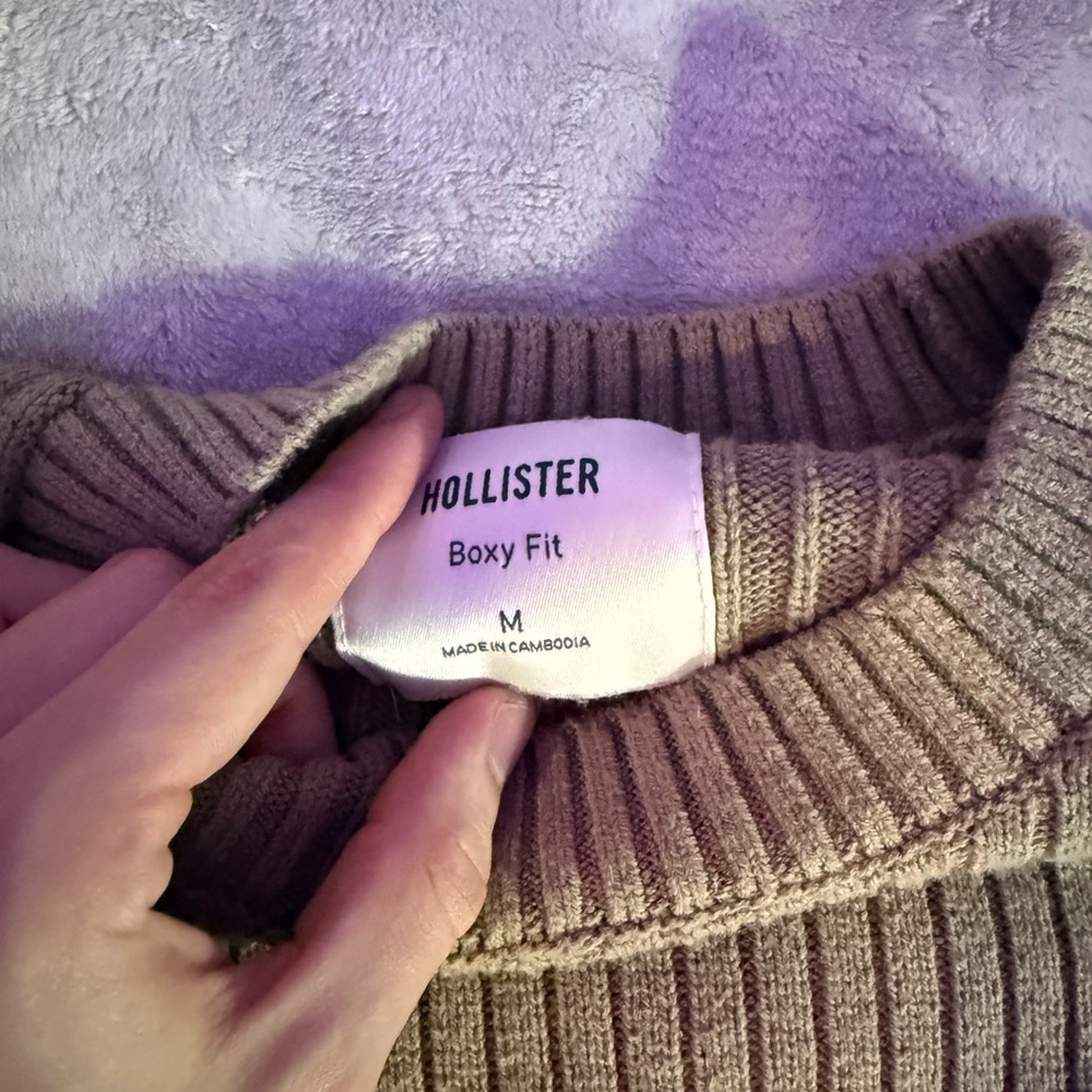 Hollister Sweater Bundle - Picture 3 of 4